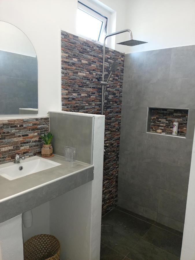 Nouvelle Découverte Izava Lodge מראה חיצוני תמונה