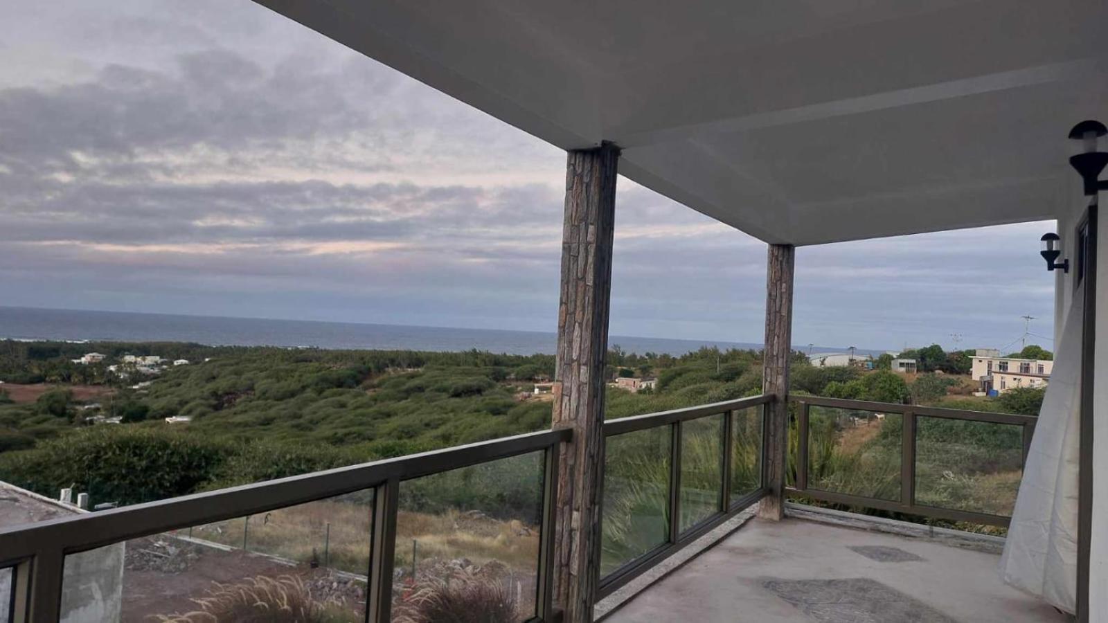 Nouvelle Découverte Izava Lodge מראה חיצוני תמונה